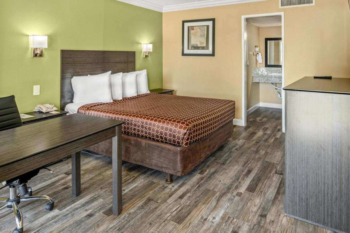 Vagabond Inn Costa Mesa - Housity