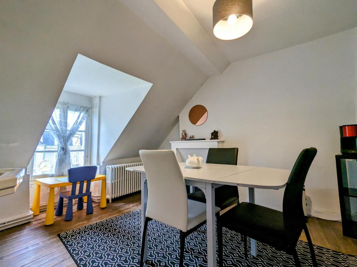 Chambre spacieuse pour 4 pers. avec SDB privée et PDJ inclus à Châteauroux - FR-1-591-388 - Housity
