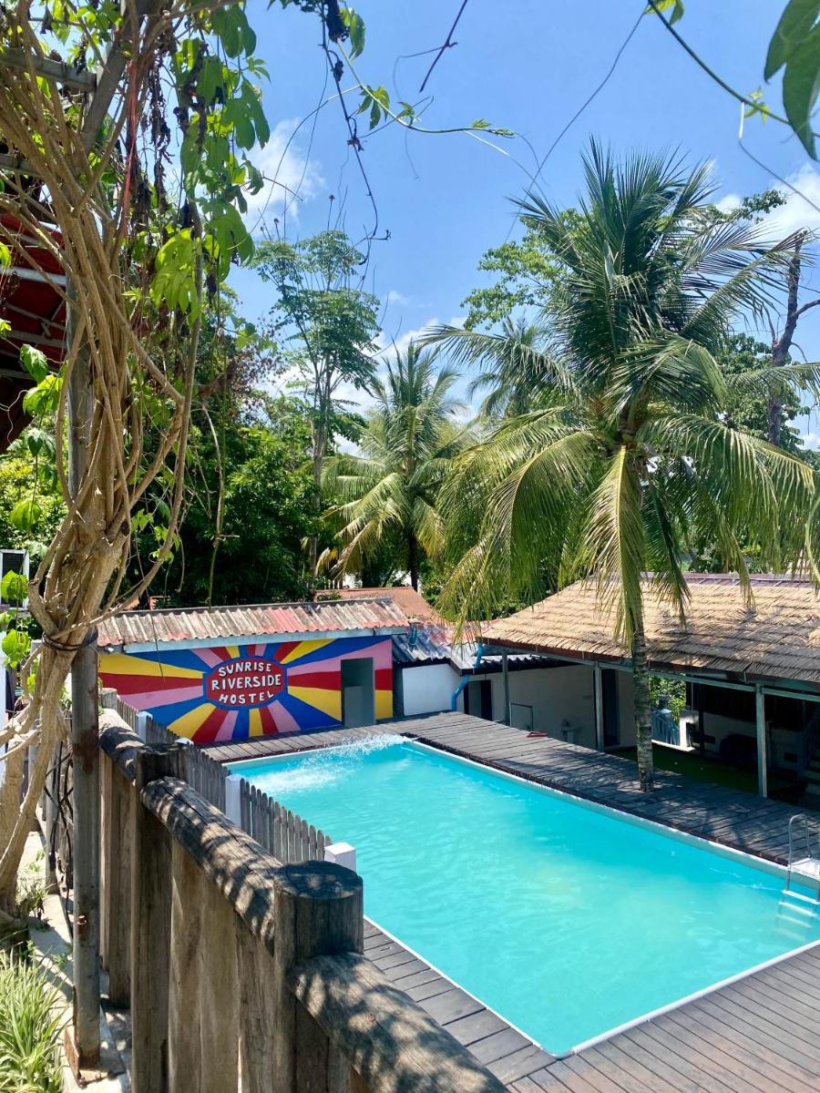 Suitetrails - Sunrise Riverside Pool Hostel