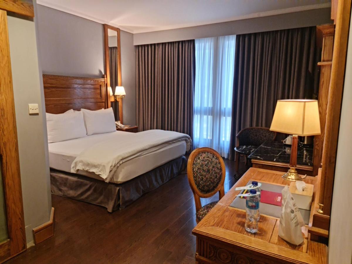 Hotel Crown Plaza Islamabad - Housity