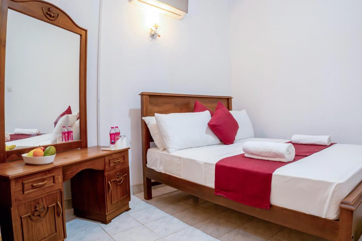 Golden Recidence - Housity