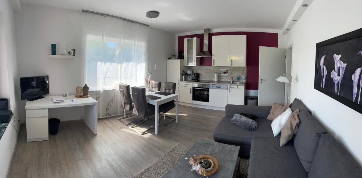 Ferienwohnung Schlossblick - 4 Sterne Sauna Pool Whirlpool exklusiv - Housity