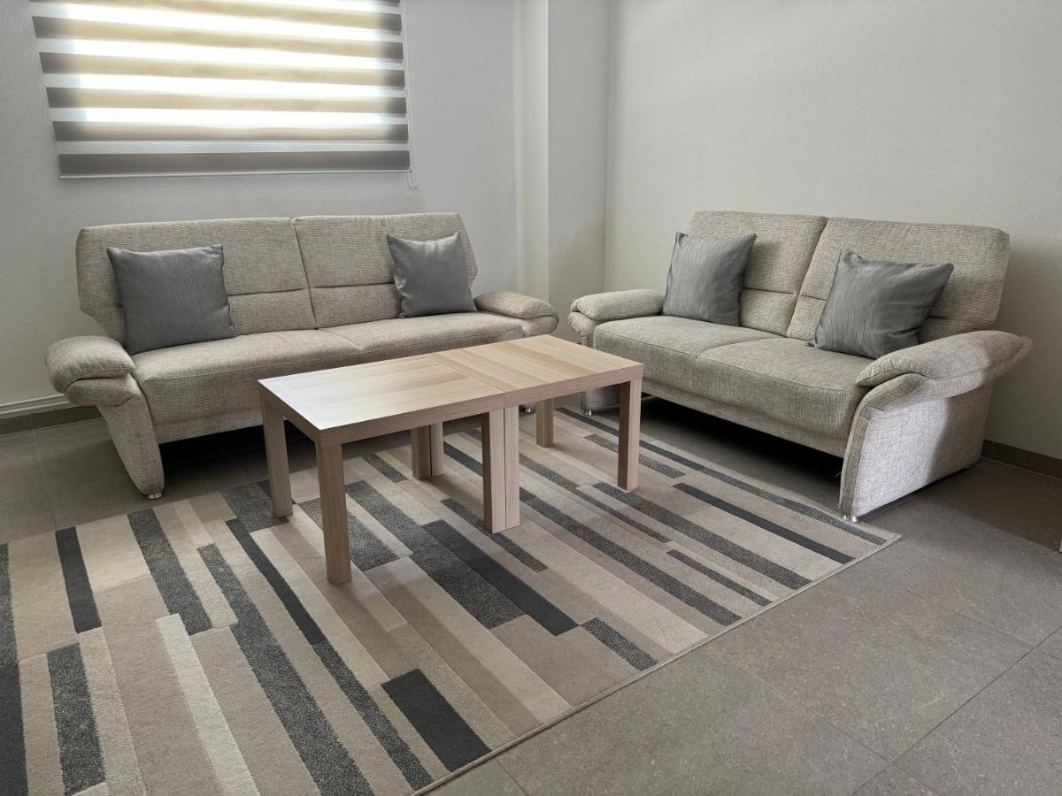 Appartement Bes,, F2 rénové confort avec entrée indépendante - Housity