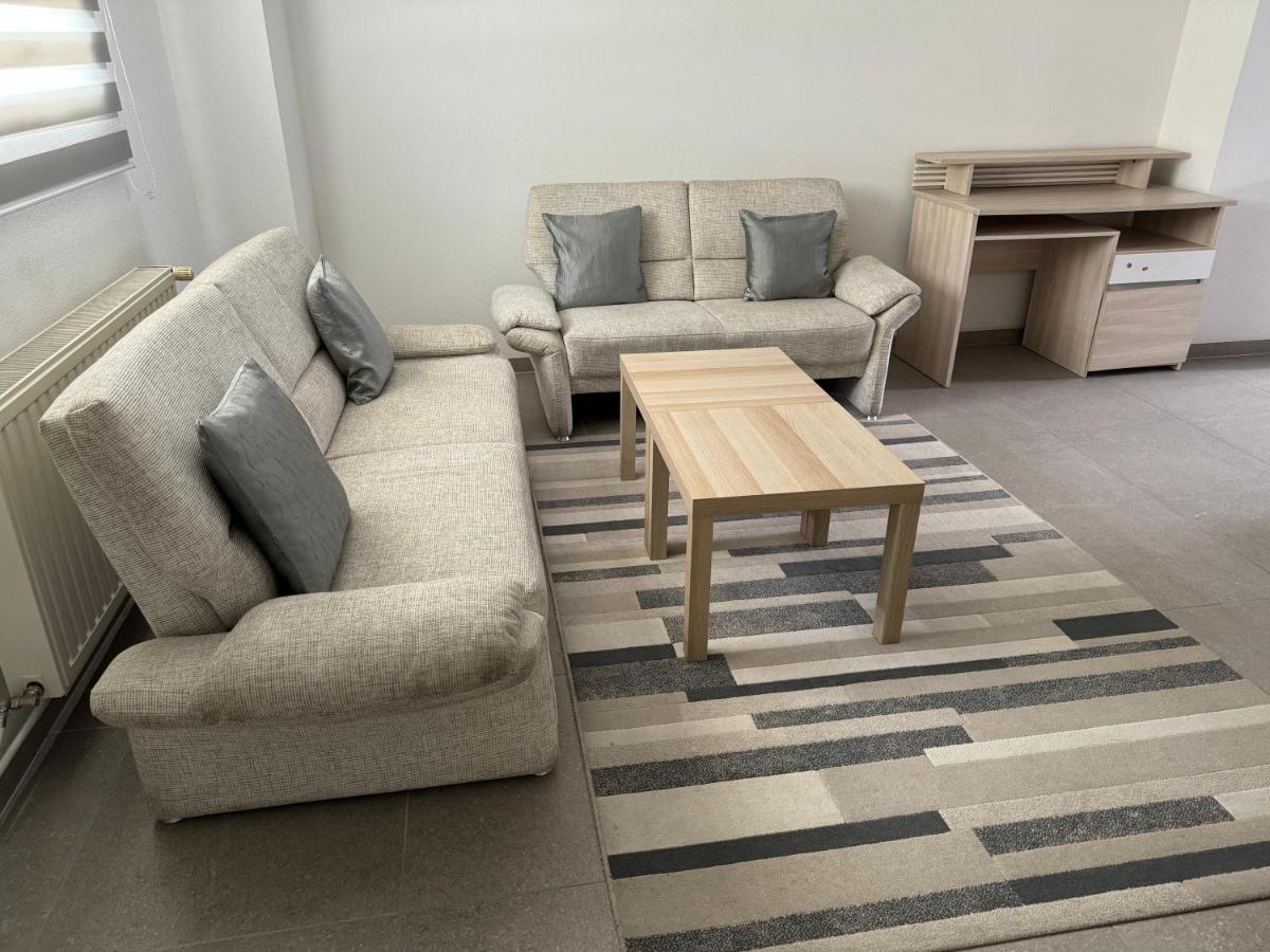 Appartement Bes,, F2 rénové confort avec entrée indépendante - Housity