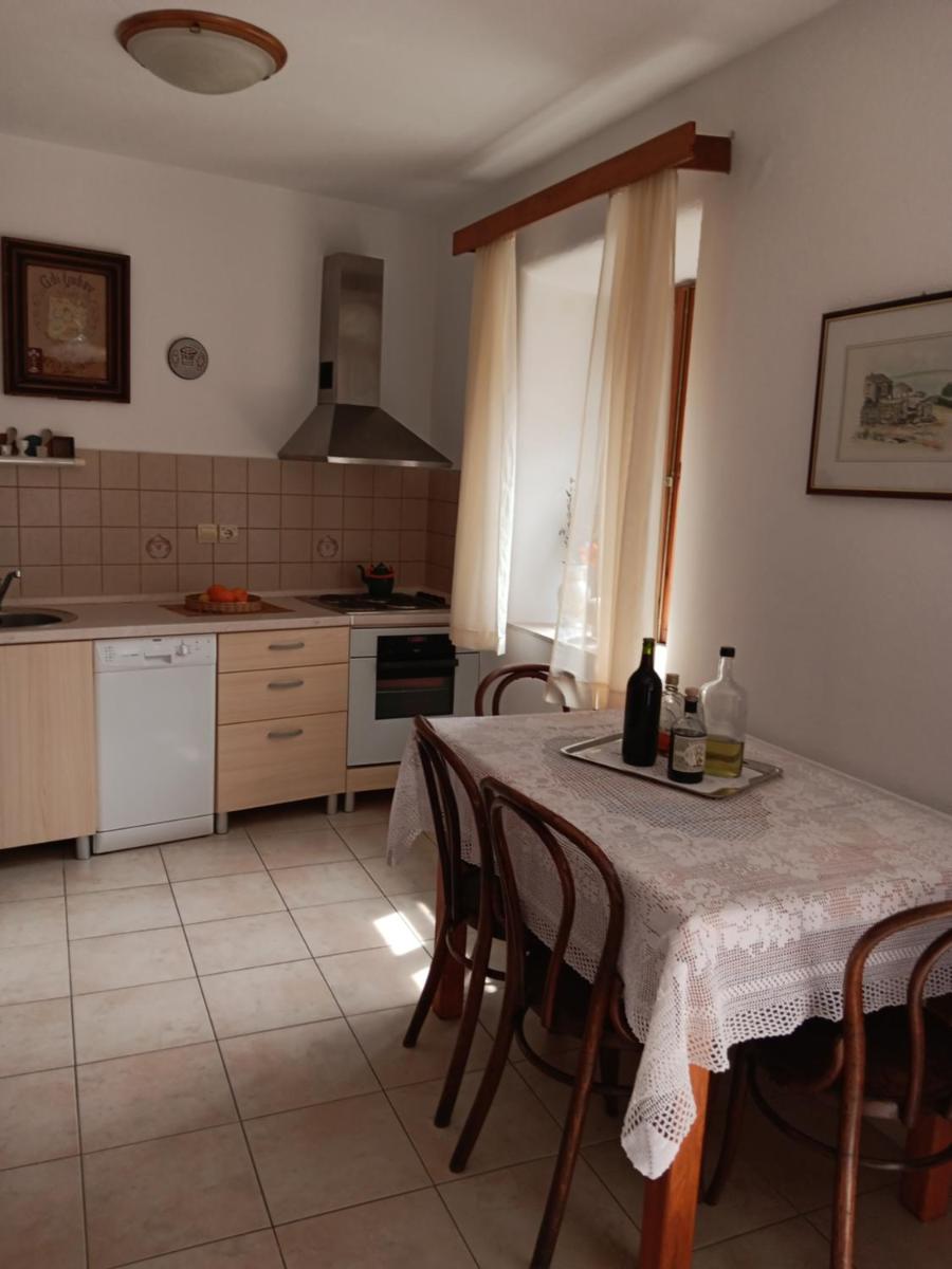 Guest House Lucijo - Housity
