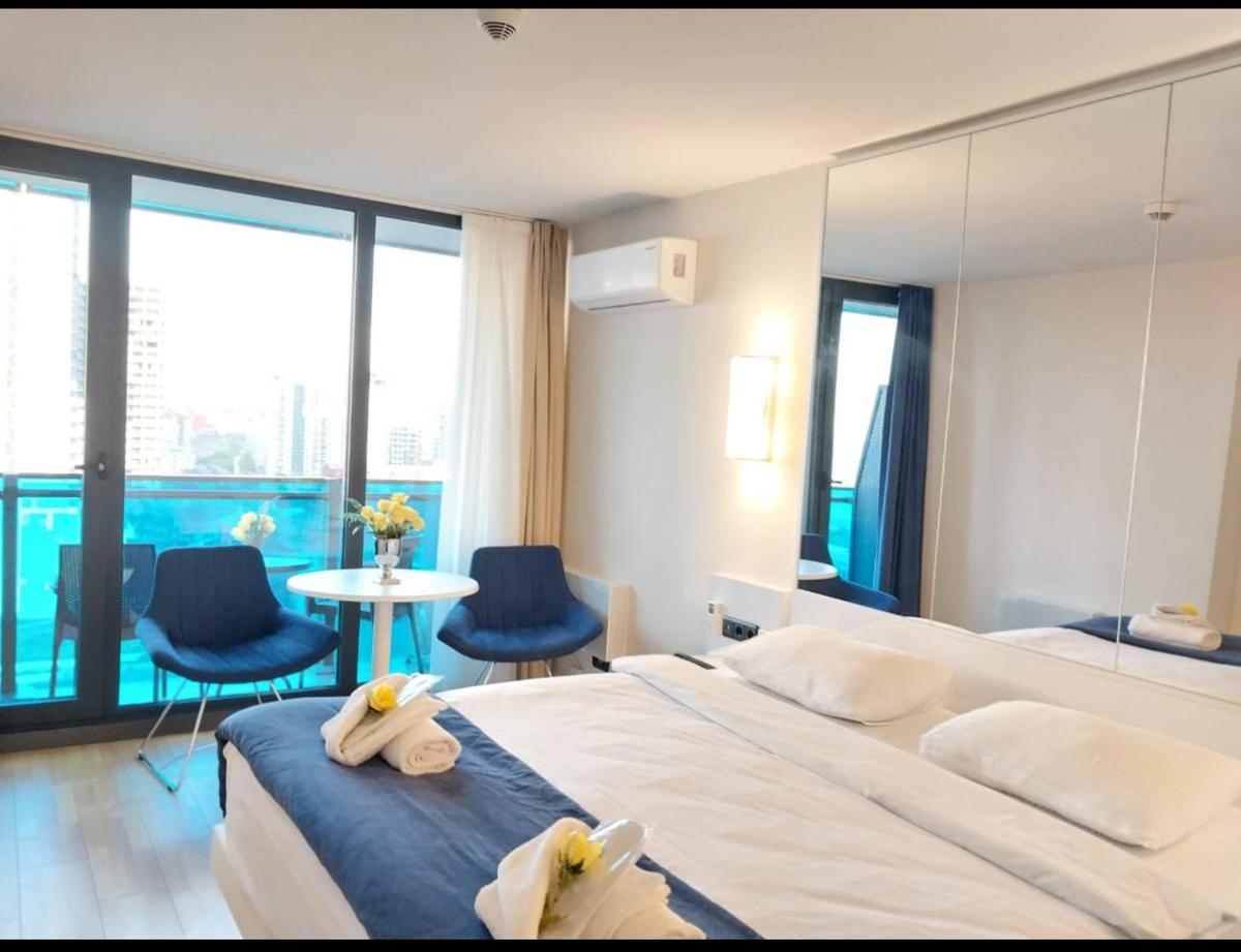 Blue sea view blue orbi - Housity