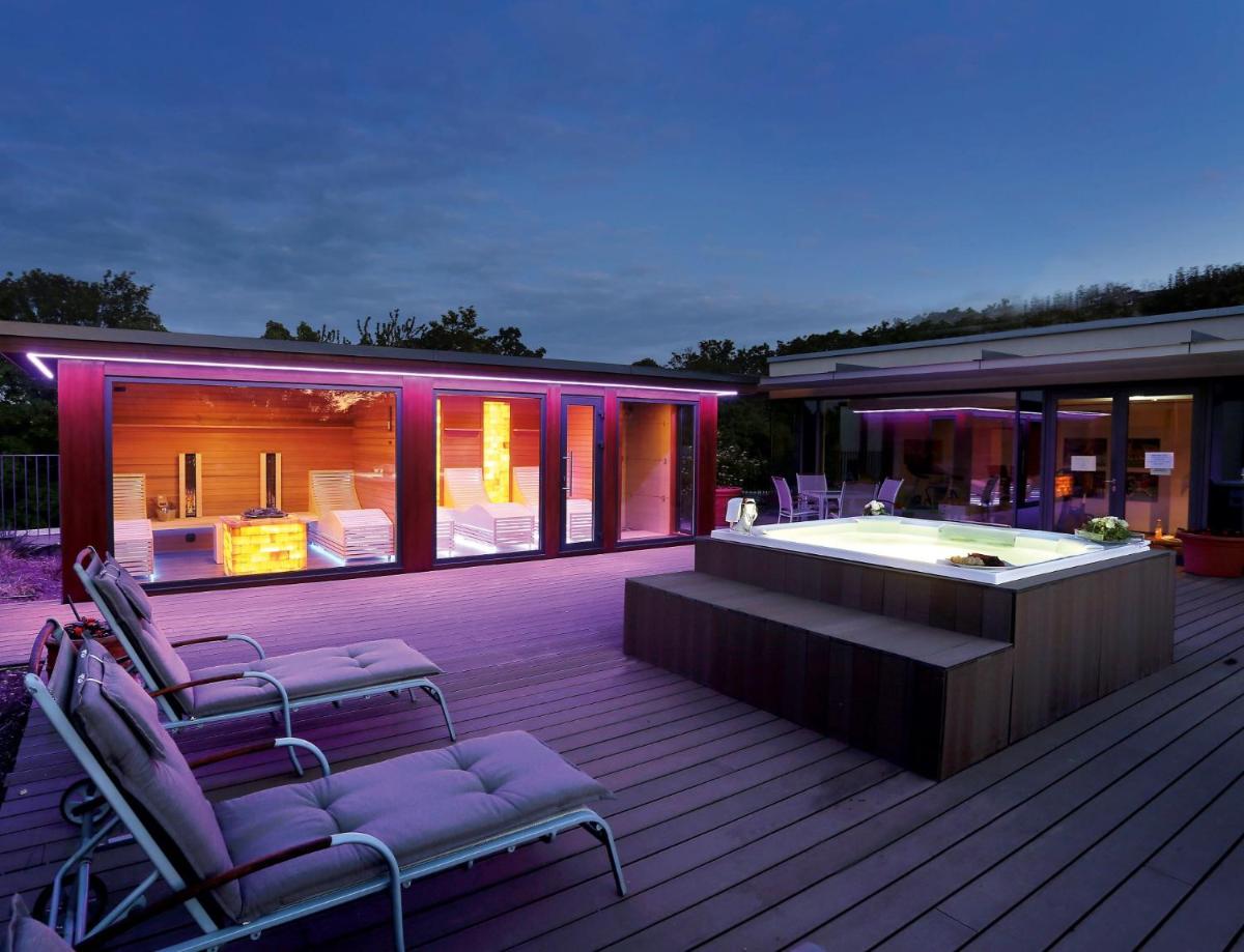 FAVORITE Parkhotel I Spa - Business - Fine Dining - Housity