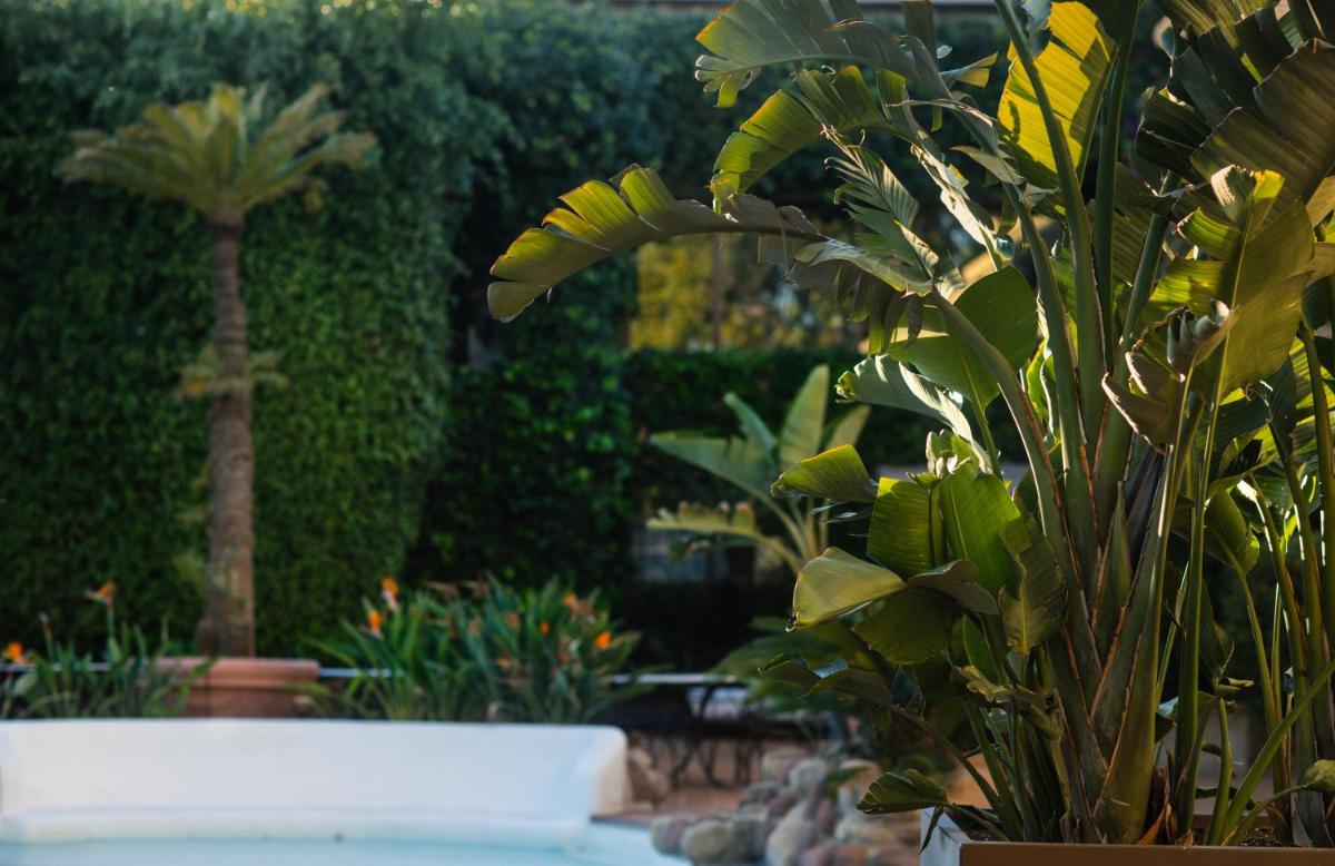 Jardín al aire libre en SWISS MORAIRA HOTEL & SPA - Adults only