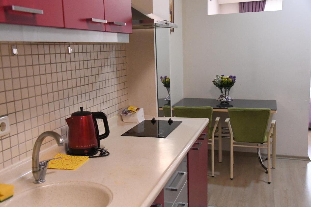 A Hotels & Suite - Housity