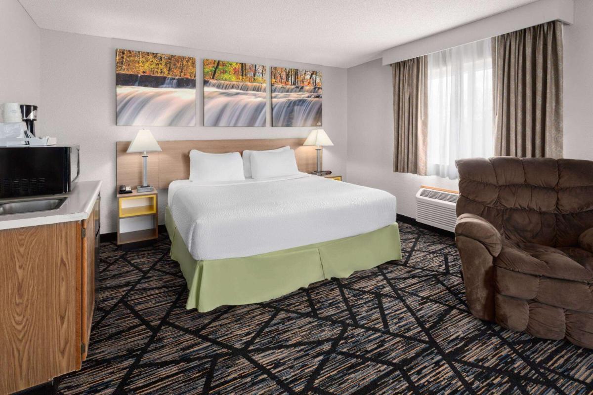 Days Inn by Wyndham Ogallala - Housity