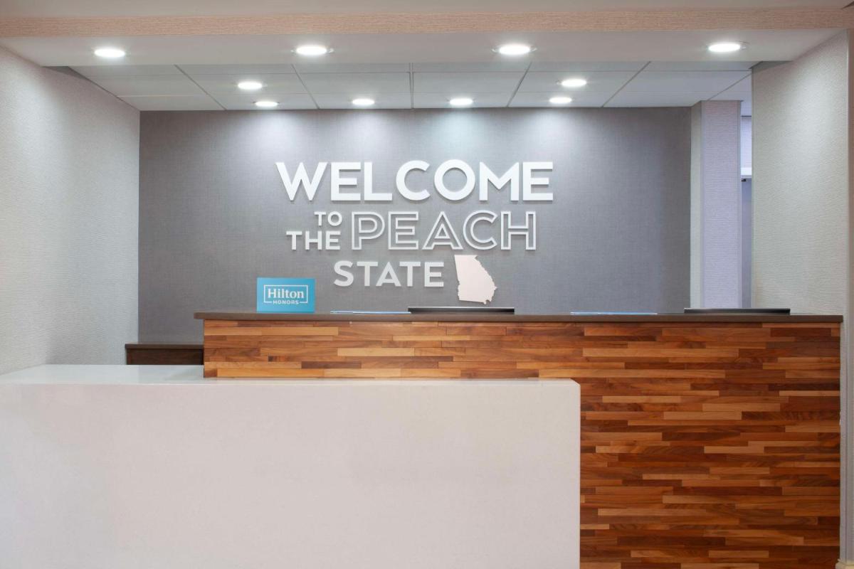 Hampton Inn & Suites-Atlanta Airport North-I-85 - Housity