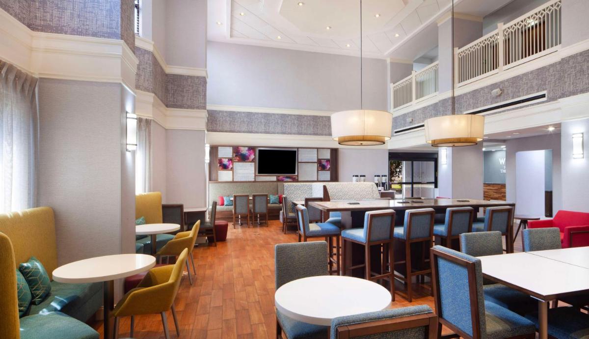 Hampton Inn & Suites-Atlanta Airport North-I-85 - Housity