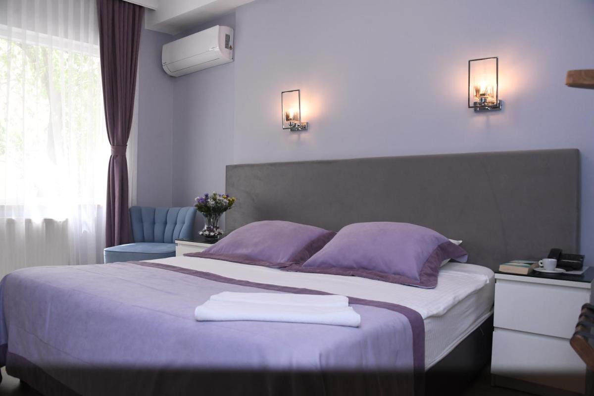 A Hotels & Suite - Housity