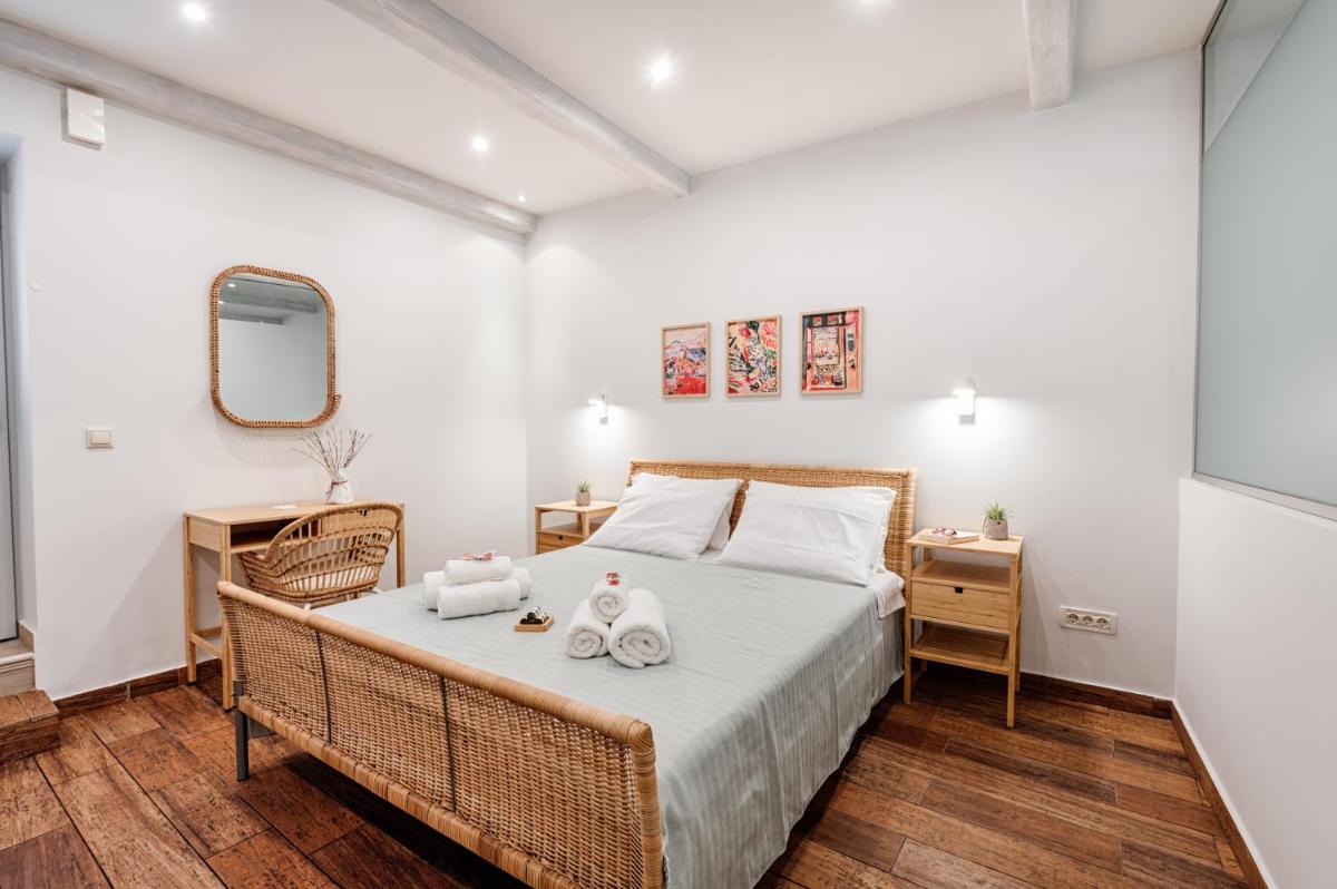 Saint's Alley Suite - Housity
