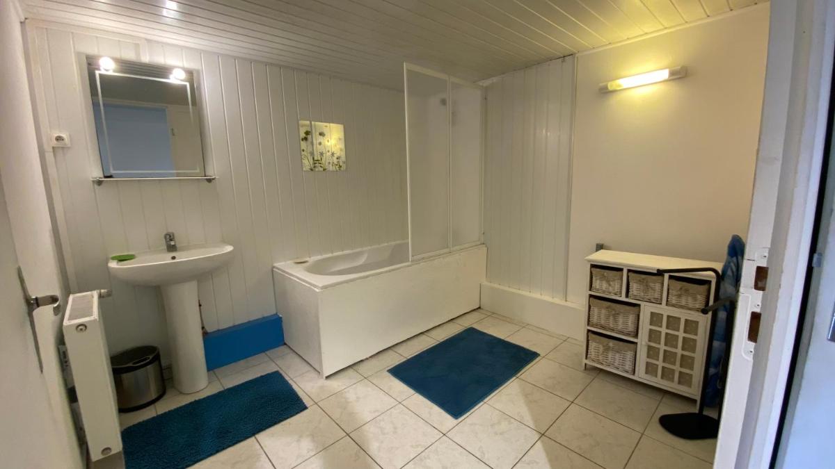 Les Landes avec Terrasse et Jardin - Housity