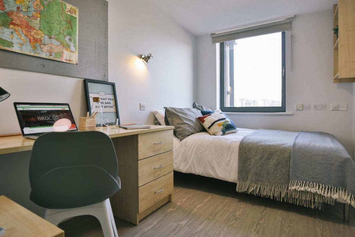 Great Value & Stylish Ensuites at Brocco in Sheffield - Housity