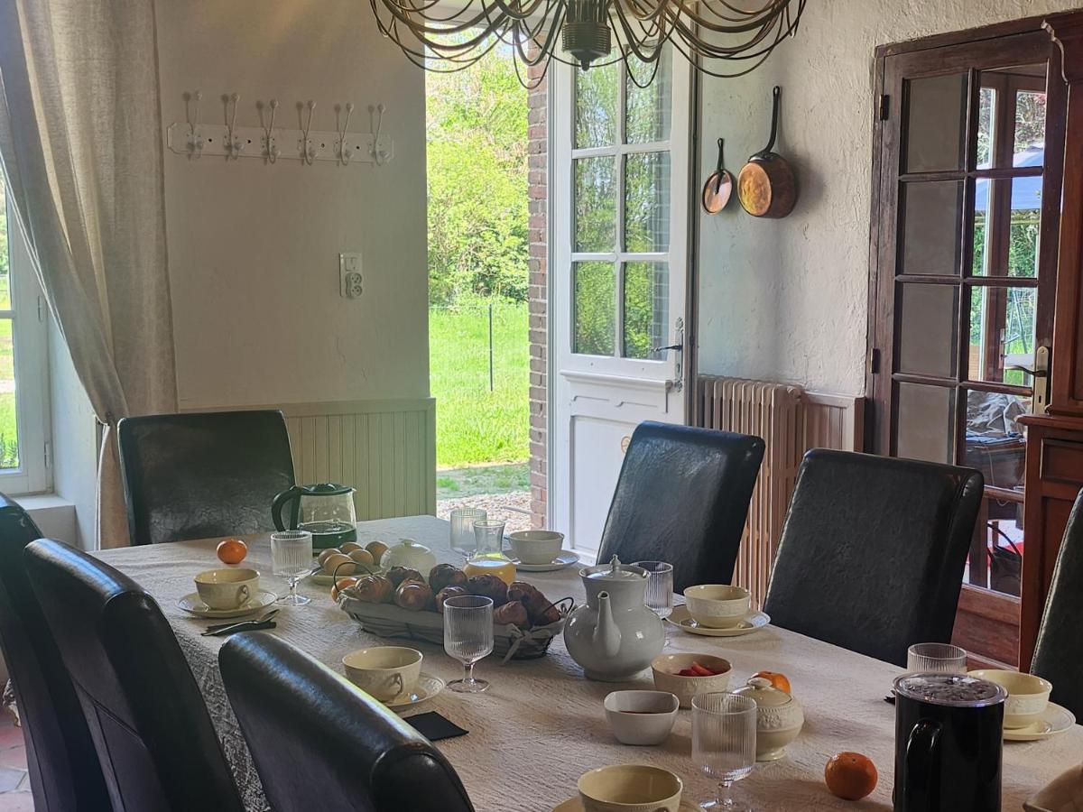 La Longère du cheval noir chambre d'hôtes référence et table d'hôtes, en pleine nature, proche d'une cité médièvale, parking couvert securisé - Housity
