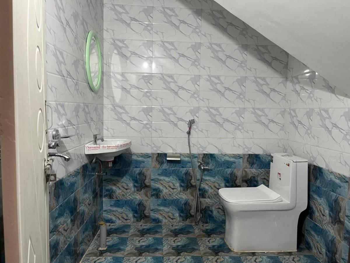 Lake Side Homestay Mirik - Housity