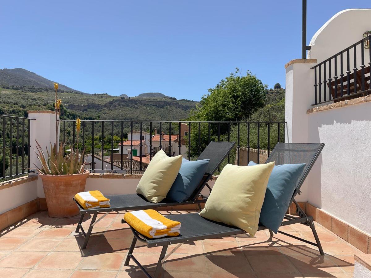 Stunning Spanish white village home Private pool Stunning Views - Housity