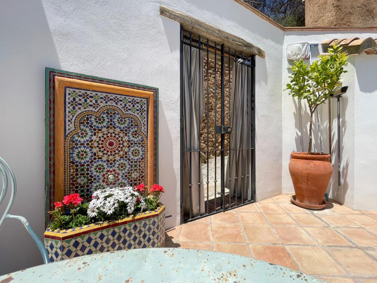 Stunning Spanish white village home Private pool Stunning Views - Housity