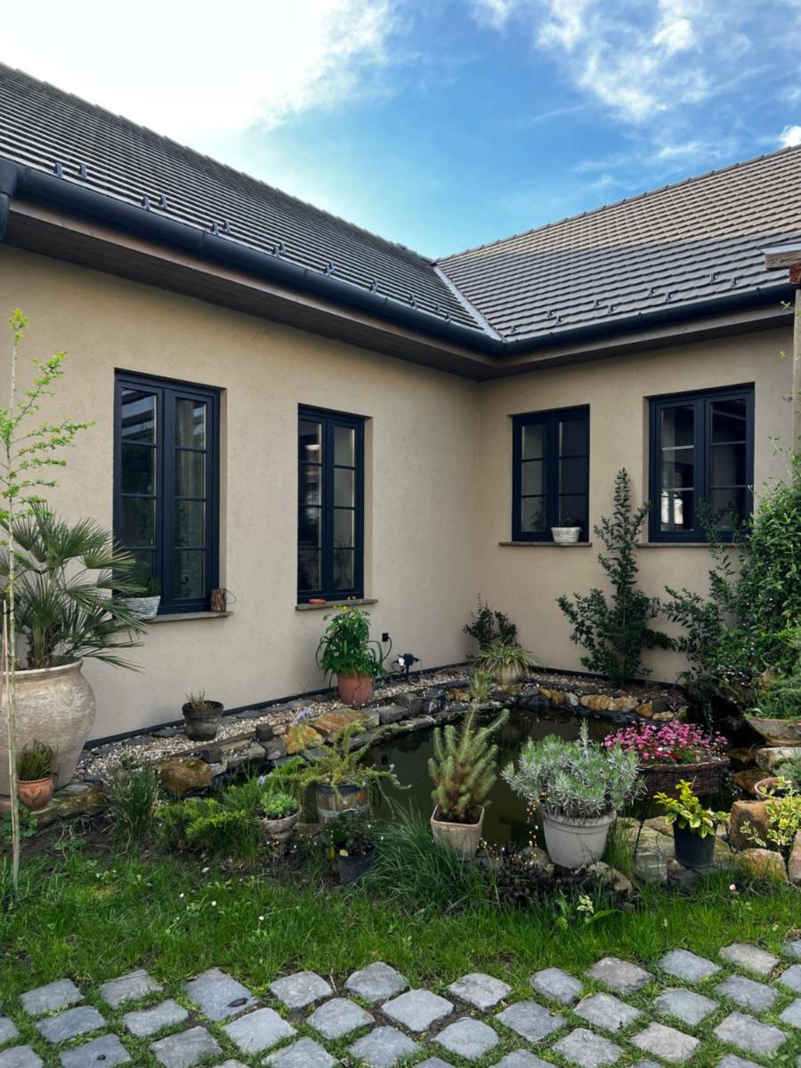 Zöldkapu Vendégház - Housity
