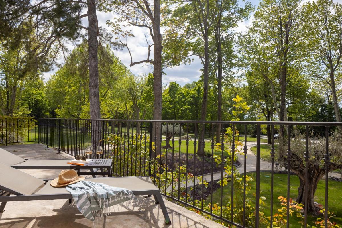Jardin de l'établissement Château Les Oliviers de Salettes