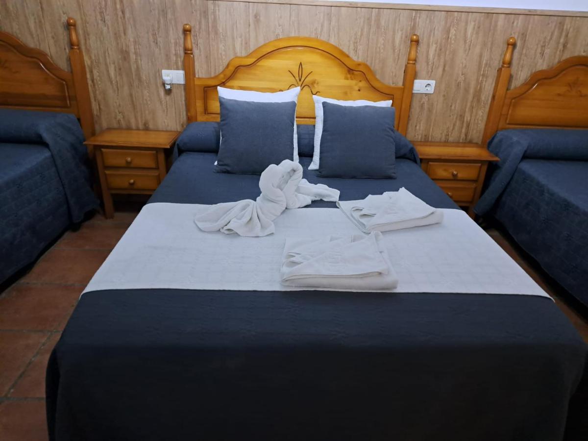 Hostal Breñaverde - Housity