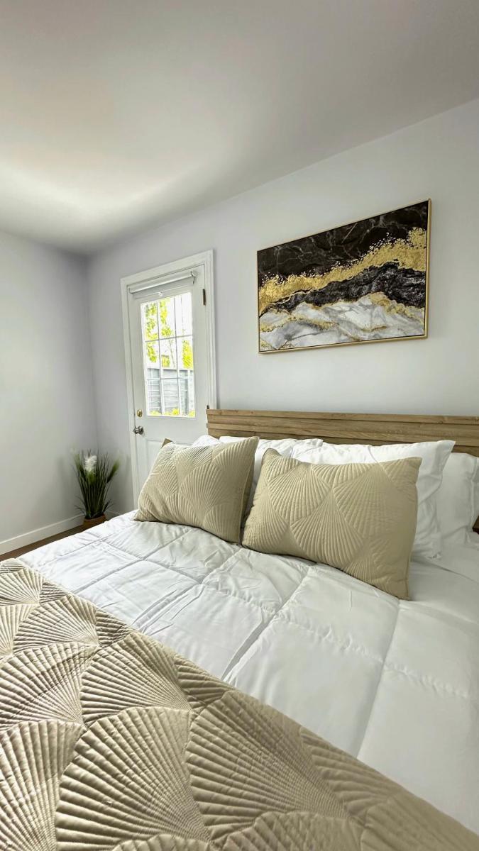 Modern 2BR Stylish & Cozy Unit - Hizvo