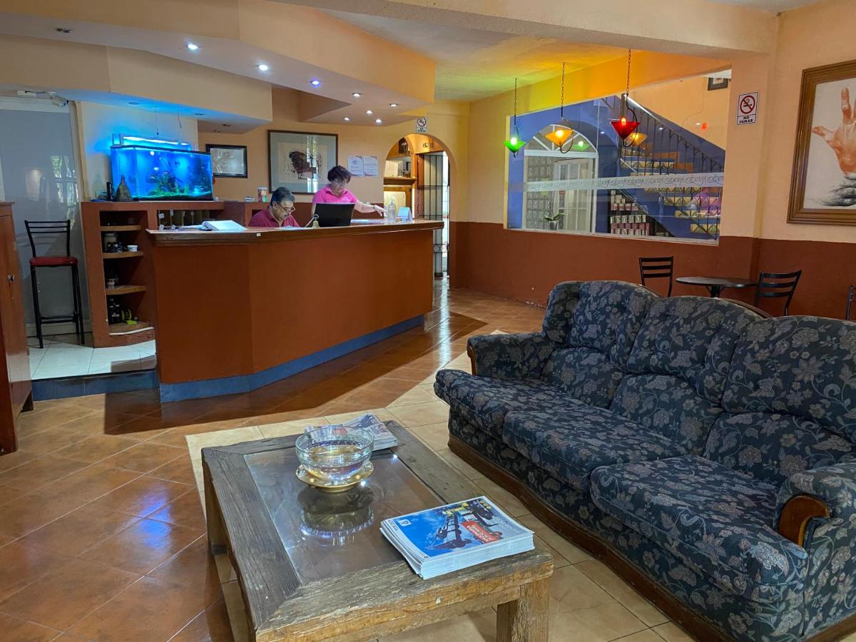 Hotel Maria Luisa - Housity