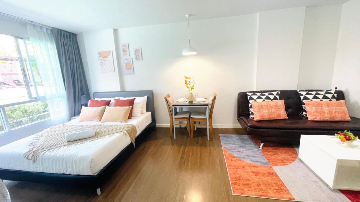 Baan Kun Koey Condo Huahin B103,Pool View,Heart of Huahin,Near Blue Ports,300m from Beach - Housity