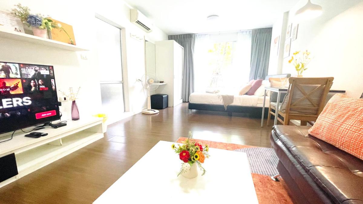 Baan Kun Koey Condo Huahin B103,Pool View,Heart of Huahin,Near Blue Ports,300m from Beach - Housity
