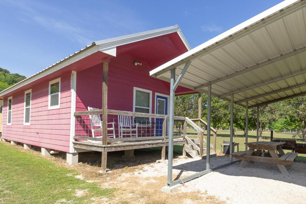 RR 9122WC Wine Cup Cabin - Housity