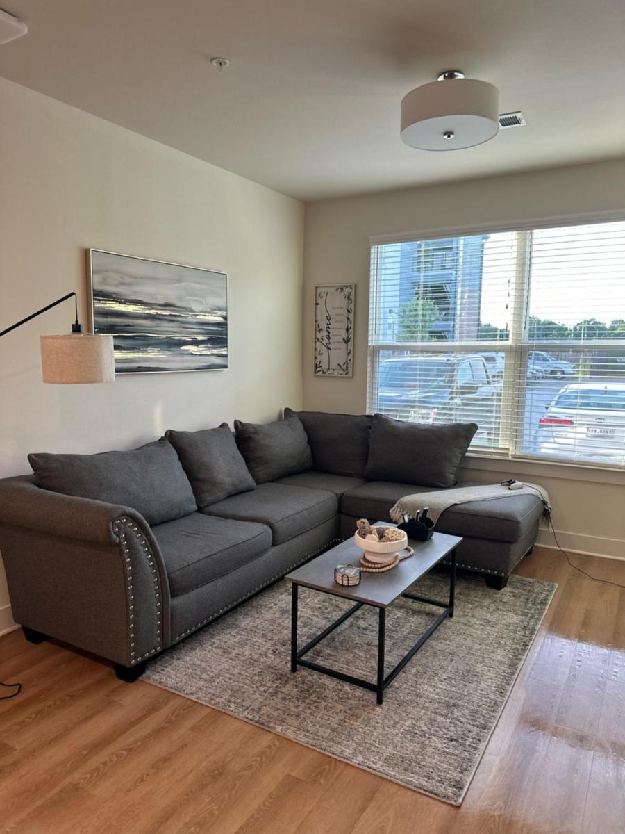 Devine living in the med center - Housity