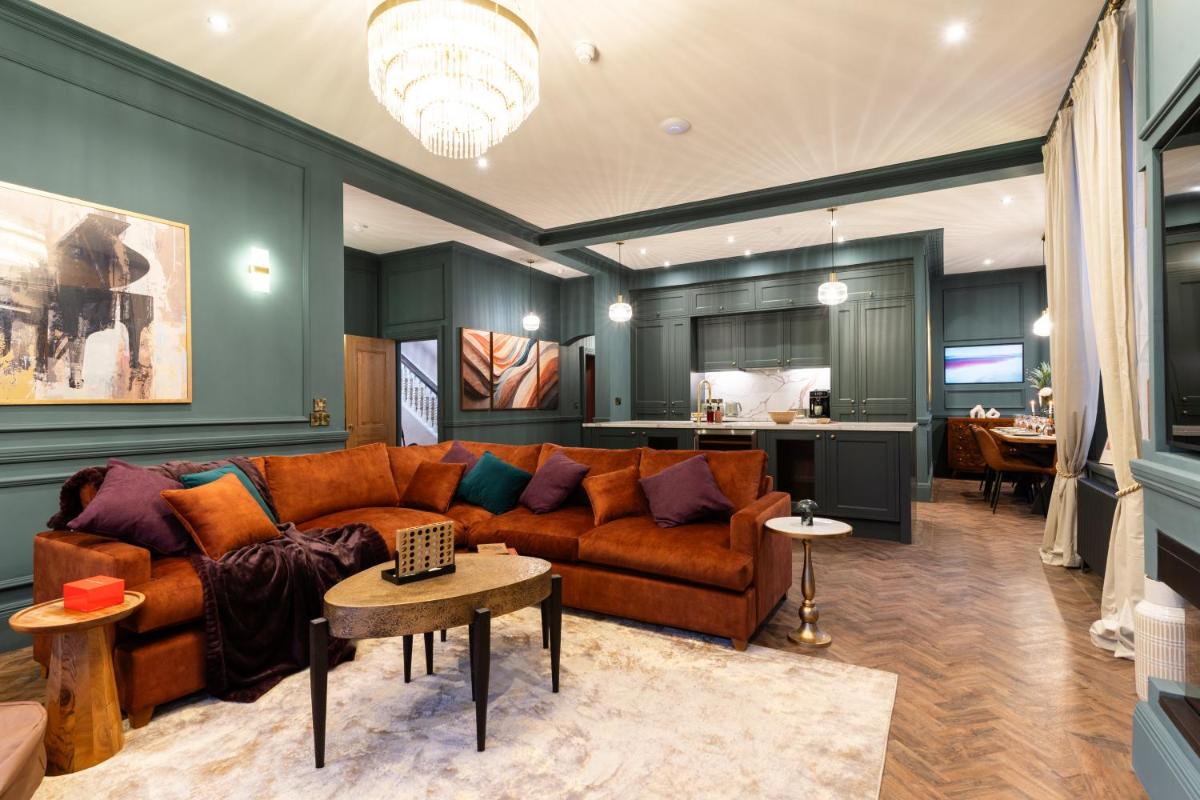 Hearthside Park Road - Housity