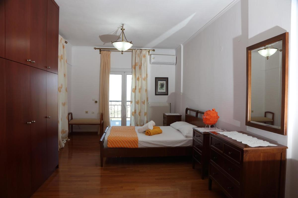 The Three Graces - Housity