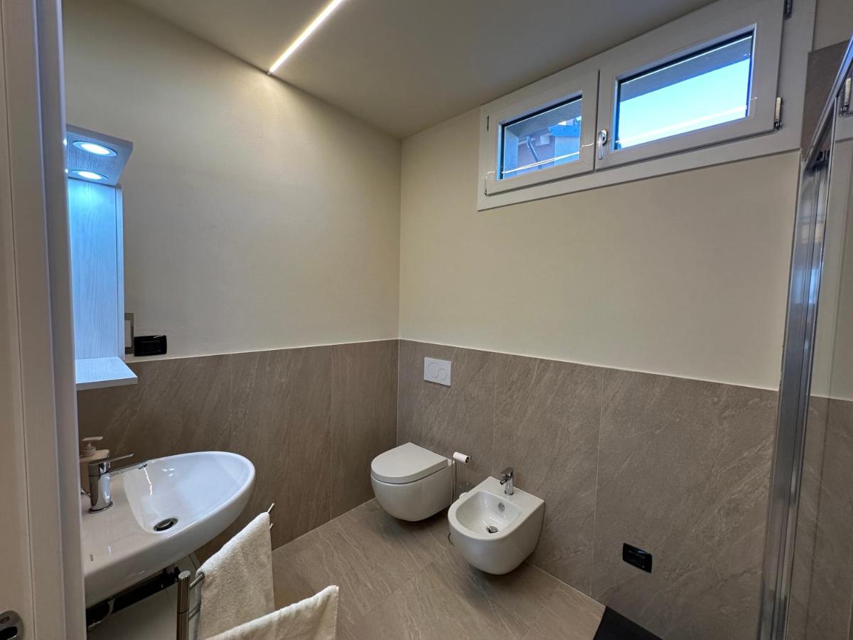Modern house, a 7 minuti da Piacenza città - Housity