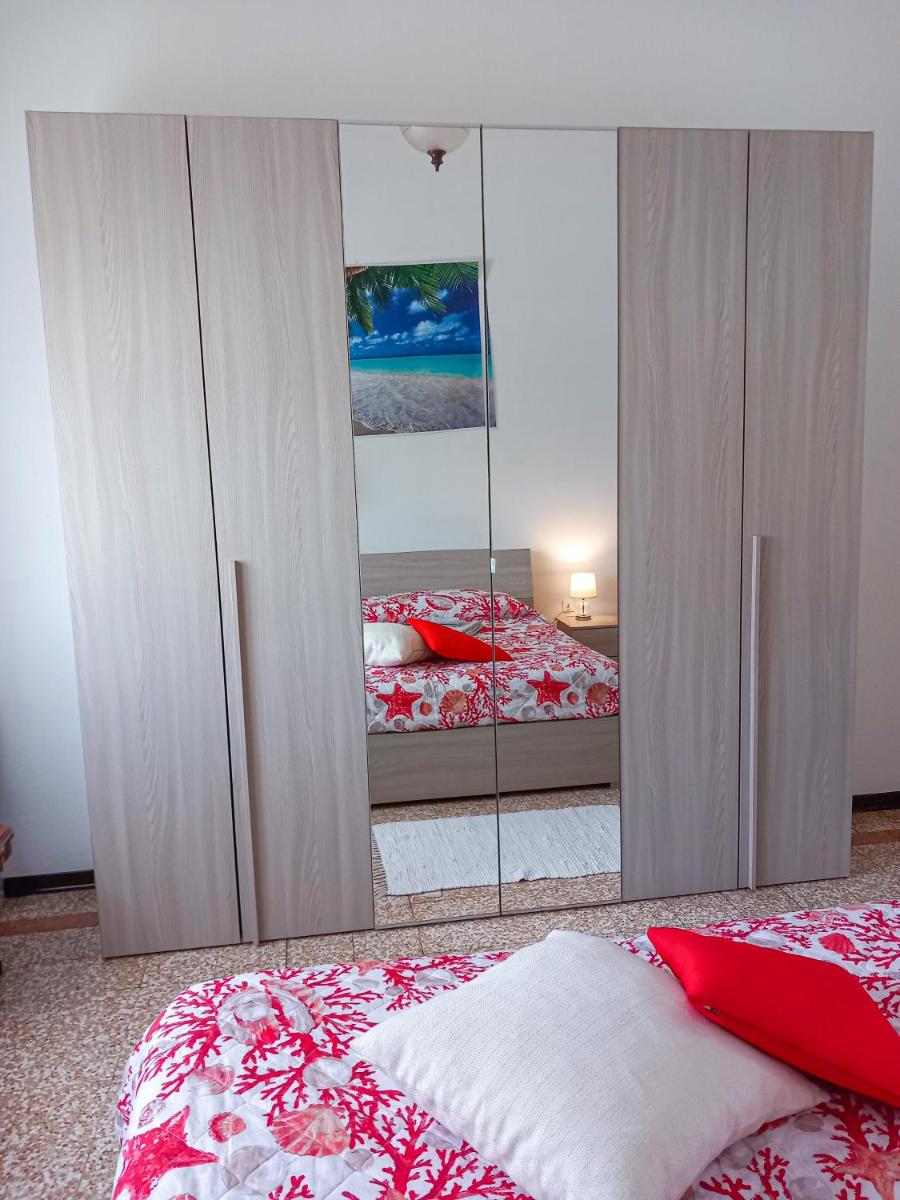 Ampio APPARTAMENTO VICINO AL CENTRO DI TREVISO, PARCHEGGIO GRATUITO - Housity