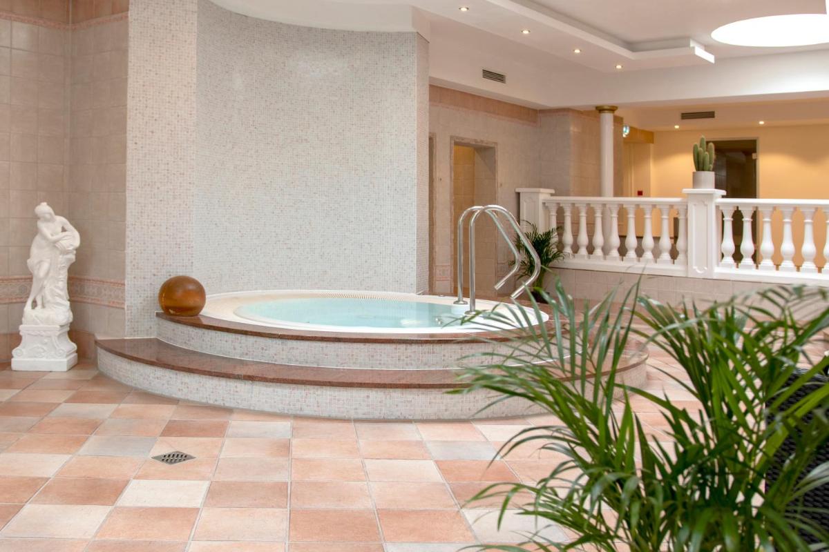 Golf- und Wellnesshotel Amtsheide - Housity