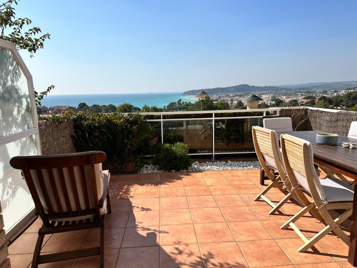 Villa Alex Altafulla Hermosa casa con espectaculares vistas al mar y a tocar de una idílica calita - Housity
