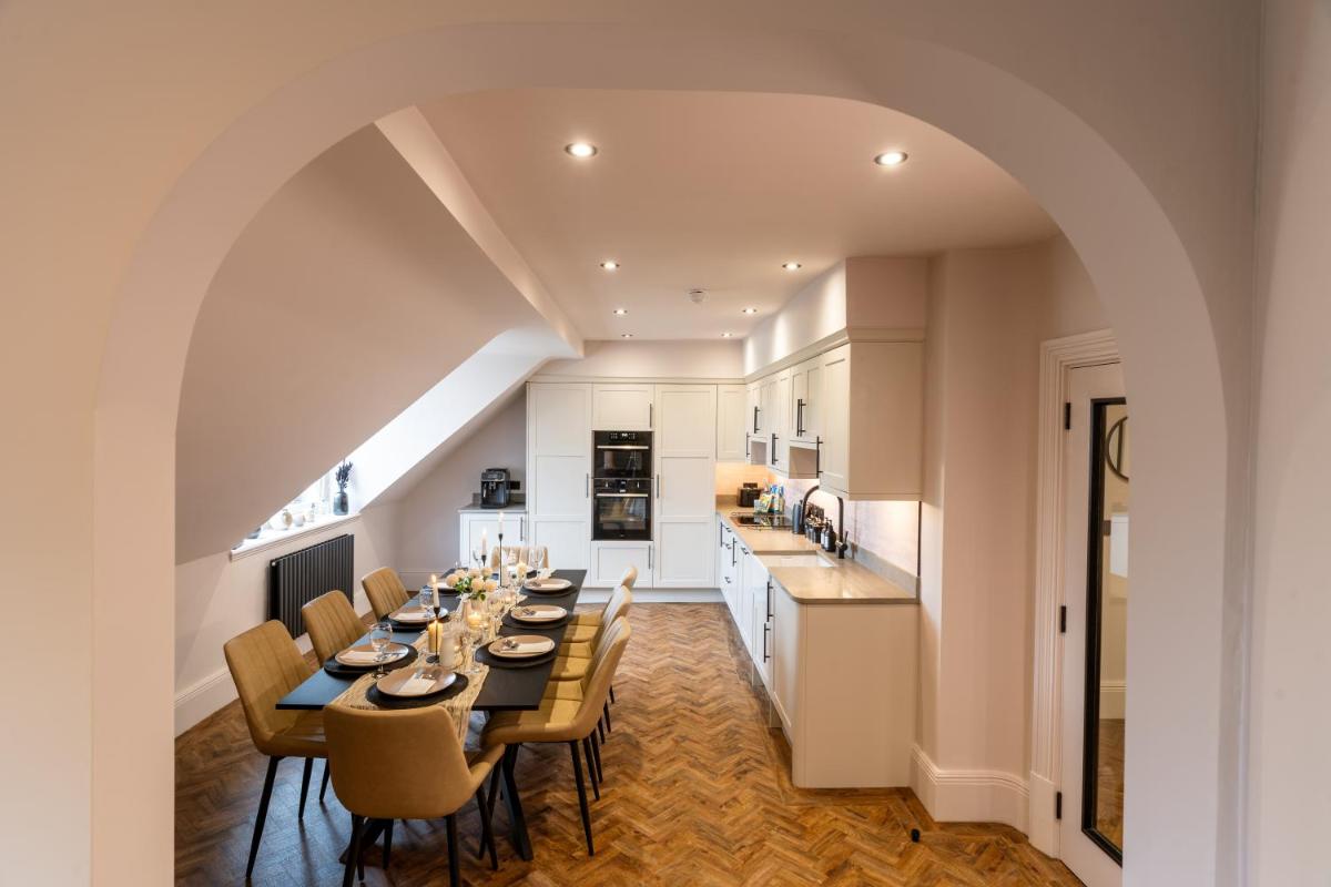 Hearthside Park Road - Housity