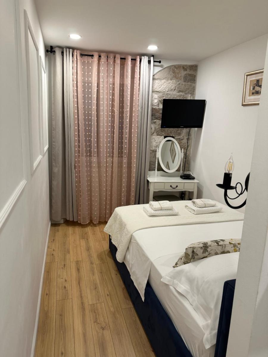 Split Old Town Suites 2 - Housity