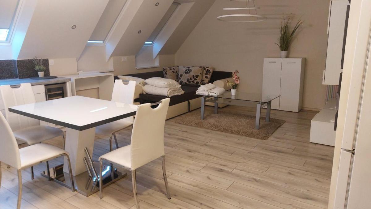 Hajnal apartman - Housity