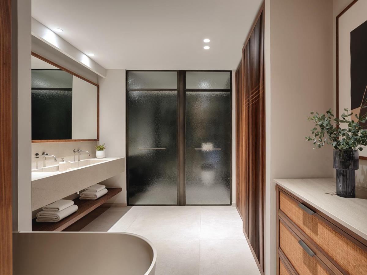 Un baño de Royal Hideaway Corales Villas