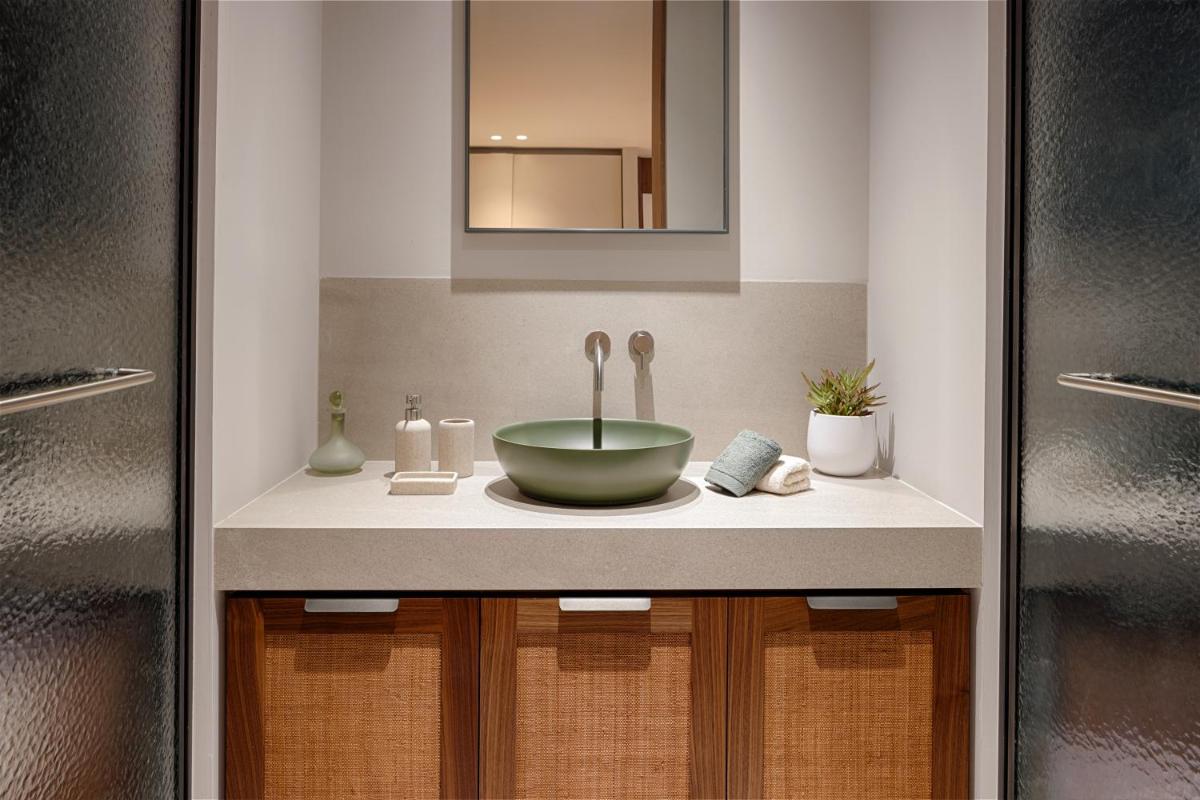 Una cocina o zona de cocina en Royal Hideaway Corales Villas
