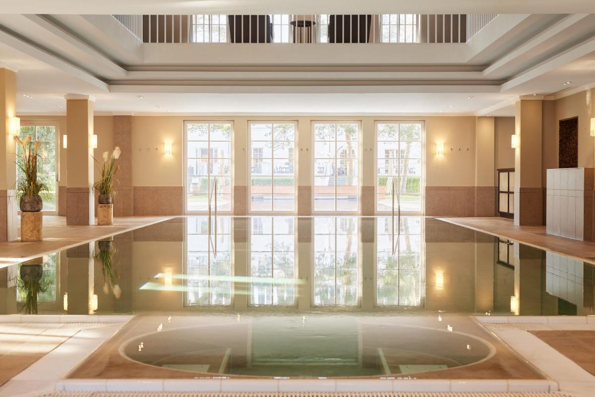 Der Swimmingpool an oder in der Nähe von Strandhotel Zingst