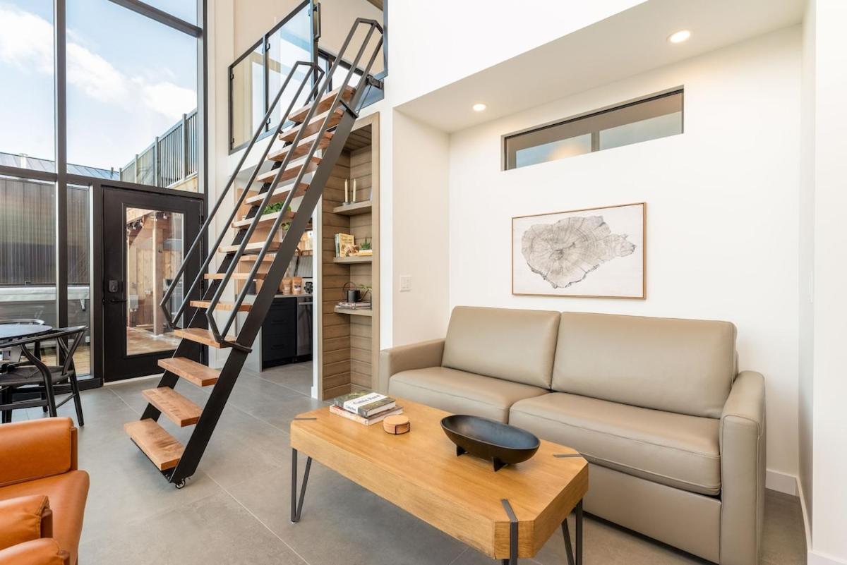 STOKE Luxury Cabin 1 with epic views - Housity