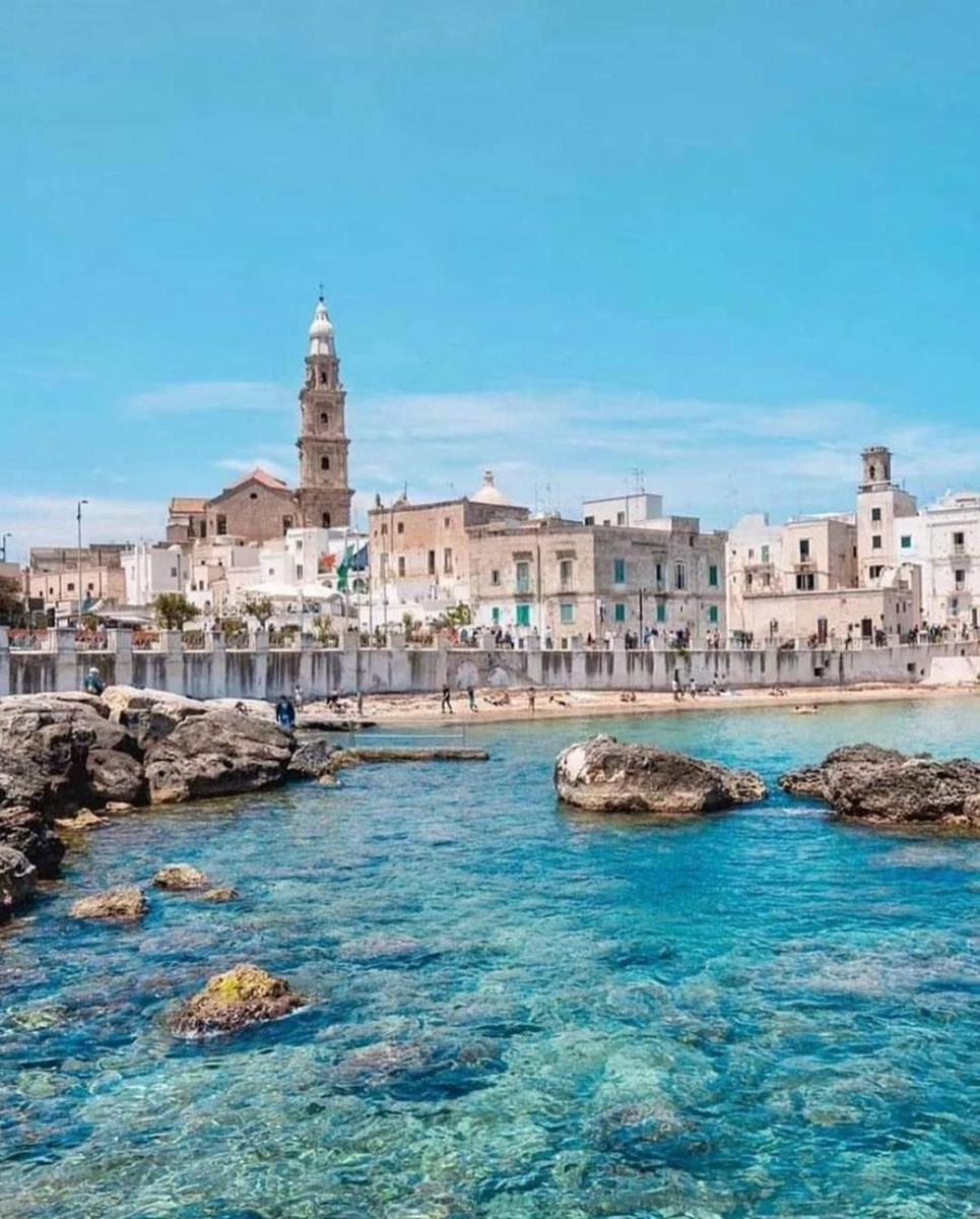 ANTONIA JESS 30 mt dal mare by GessicaHome - Housity