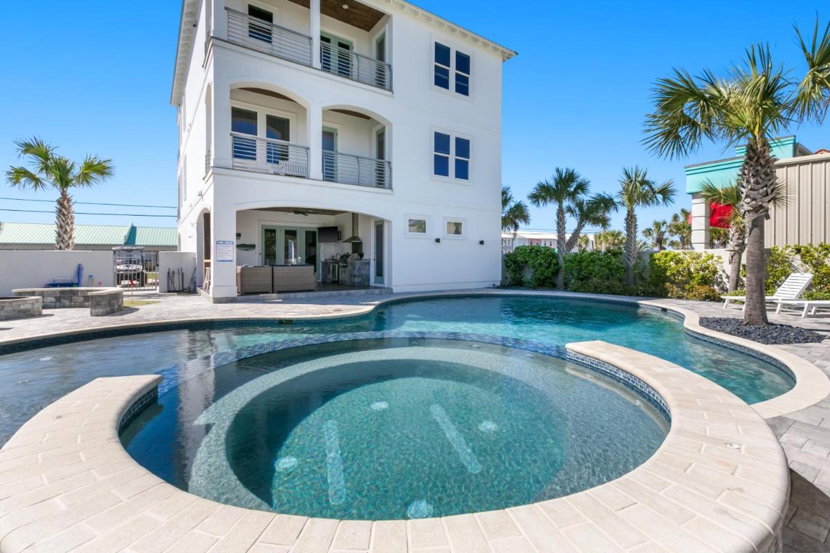 Blue Whale Your Luxury Beach Escape - Housity