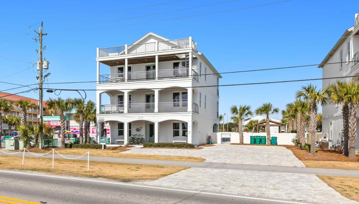 Blue Whale Your Luxury Beach Escape - Housity