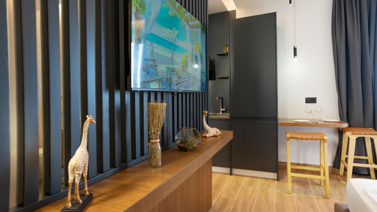 Azure sea View Apartment's - Hizvo